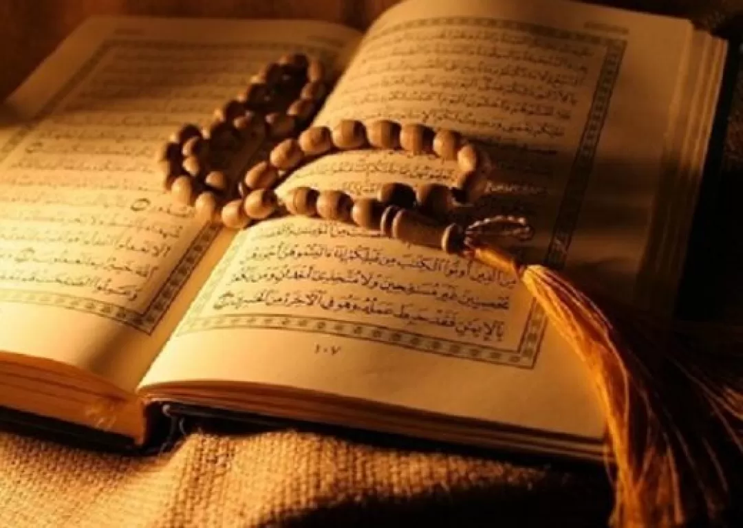 جمعه را با خواندن قرآن آغاز میکنیم