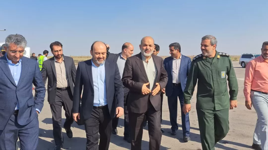 وزیر کشور وارد بندرعباس شد