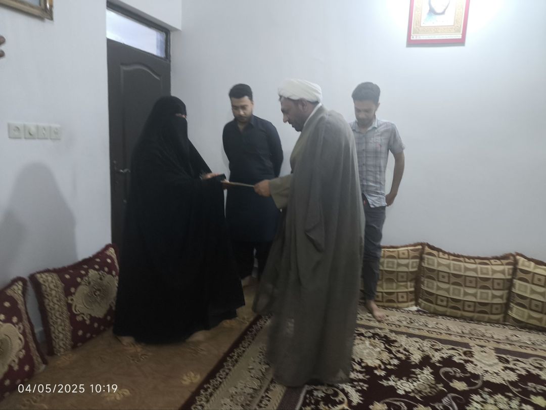 دیدار با خانواده شهید عبدالرسول آذرآئین در جاسک