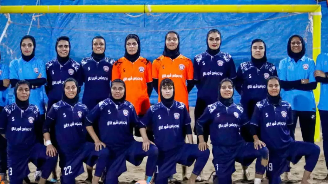بانوان نارنجی‌پوش شهرداری بندرعباس به‌دنبال قهرمانی هشتم