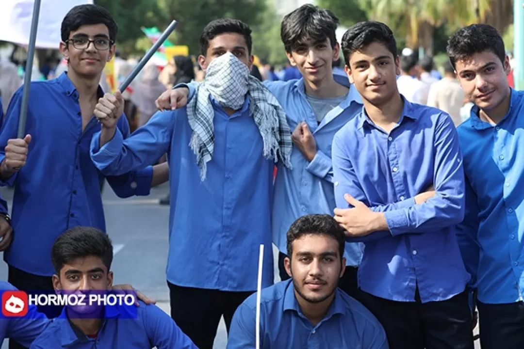حضور تماشایی دههنودی و هشتادی در راهپیمایی 13 آبان