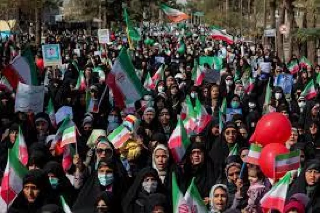 آمادگی دانشآموزان بندرعباسی برای حضور در راهپیمایی۱۳ آبان